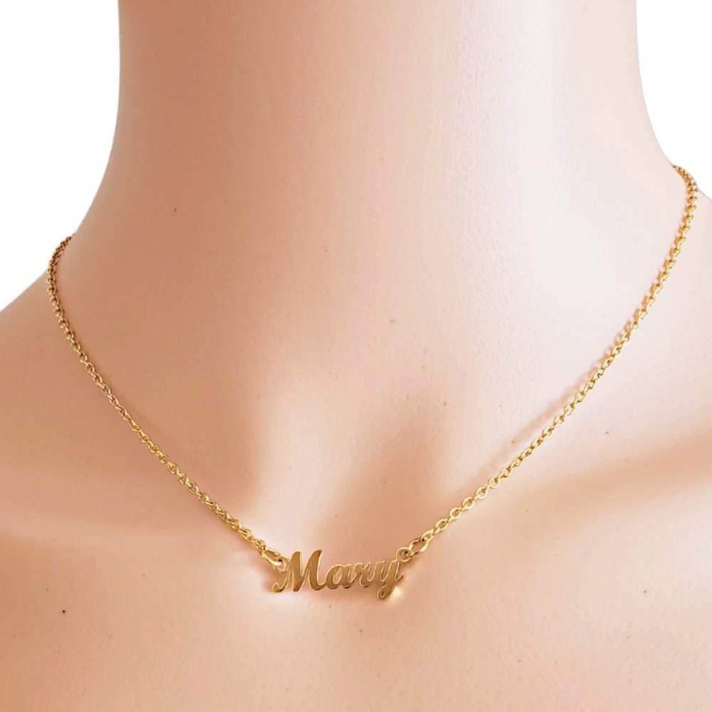 Mary Name Necklace